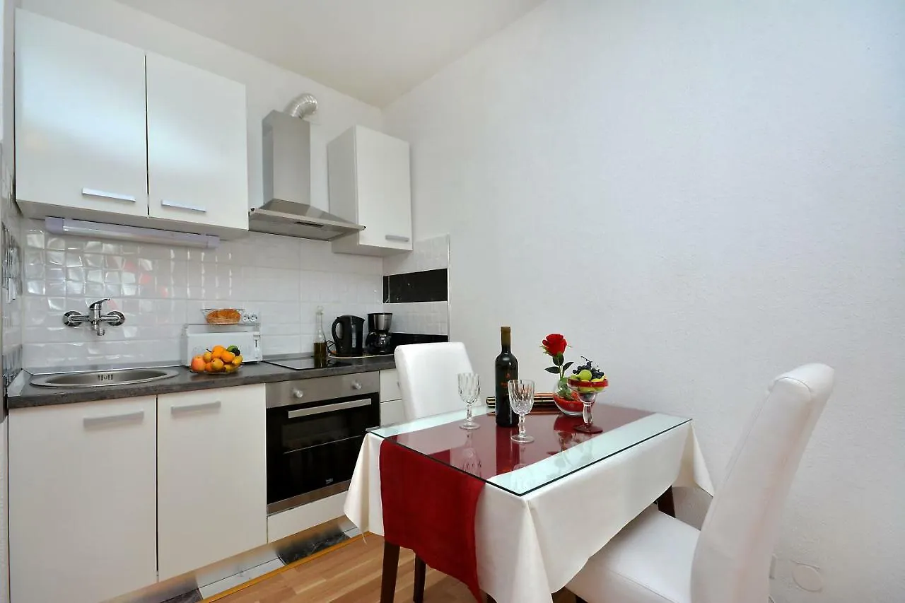 Apartment Dijana 1 Split